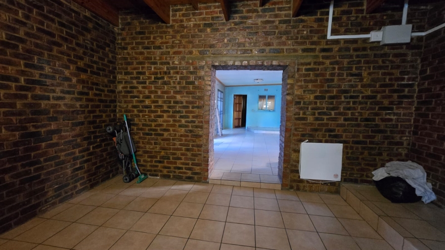 5 Bedroom Property for Sale in Navalsig Free State